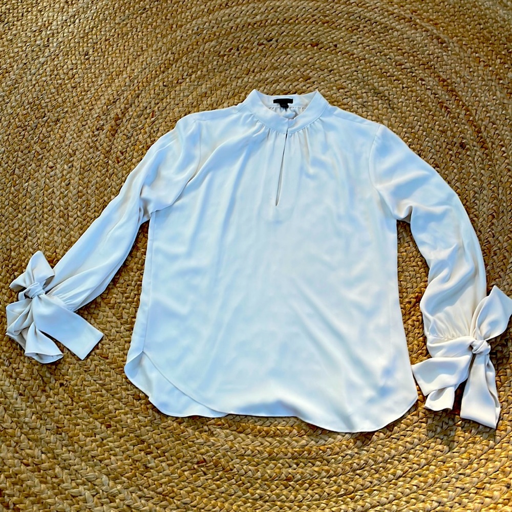 Cream Ann Taylor bow top xs